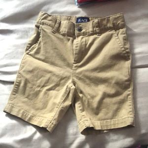 The Children’s Place size 5 chino shorts